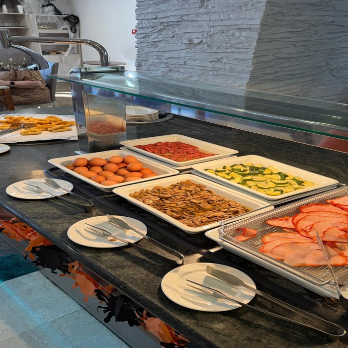 RESTAURANTE NARIXA DESAYUNO BUFFET 5