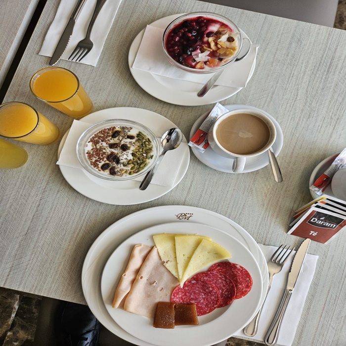 RESTAURANTE NARIXA DESAYUNO BUFFET 7