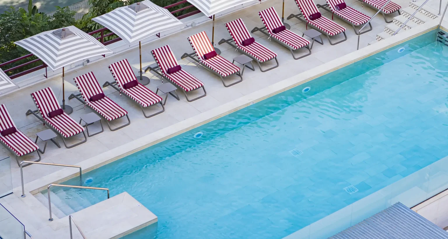 Blog: Vas a un hotel amb piscina? Aix&ograve; &eacute;s el que no pot faltar a la teva maleta - Hesperia Hoteles