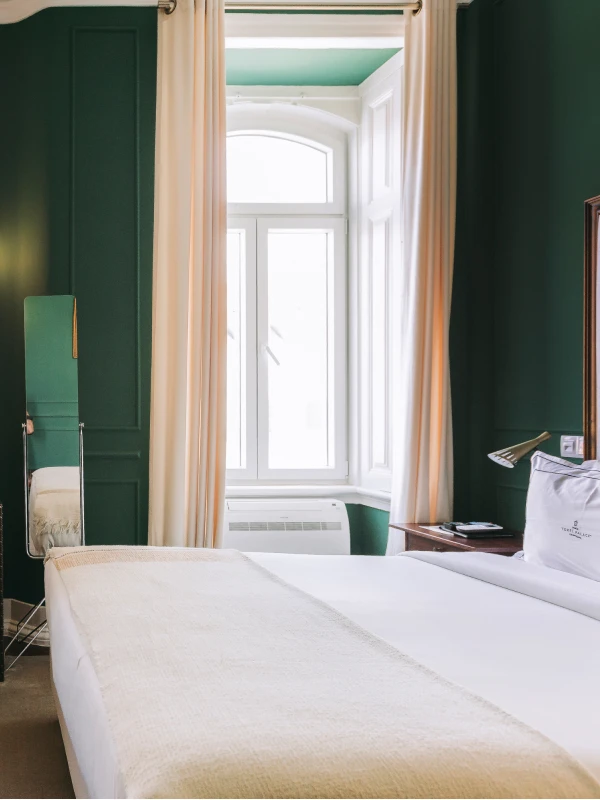 Dona Isabel - Torel Palace Lisbon
