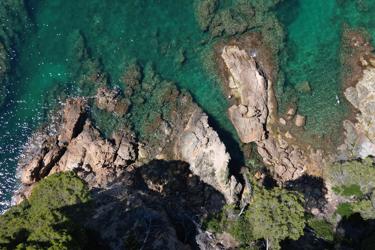 Calas entre Lloret de Mar y Tossa de Mar vistas desde el aire
