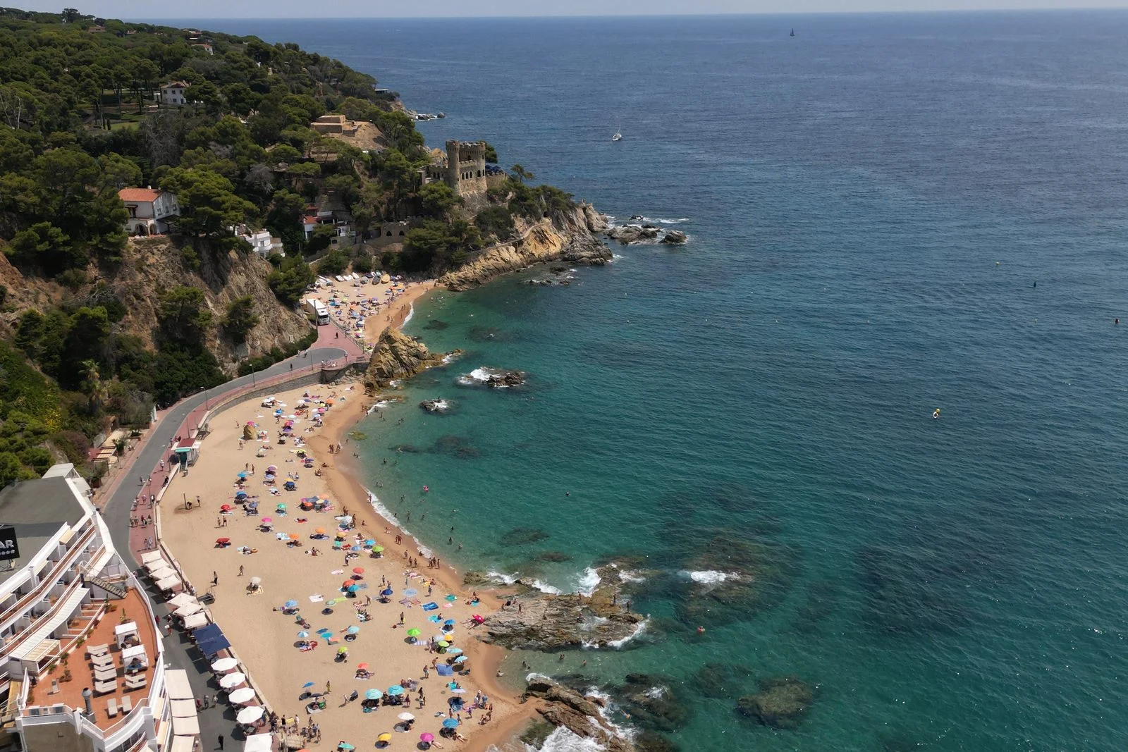 Vista a&eacute;rea de la playa de Lloret de Mar y la costa