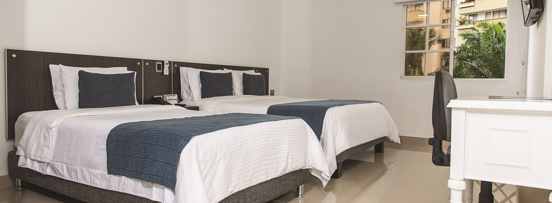 Hotel Azor - EM Hotels