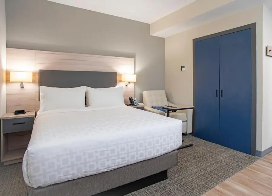 Candlewood Suites Guadalajara Galerías - EM Hotels