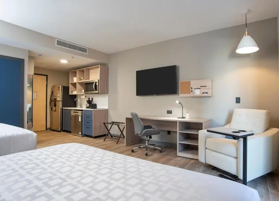 Candlewood Suites Guadalajara Galerías - EM Hotels