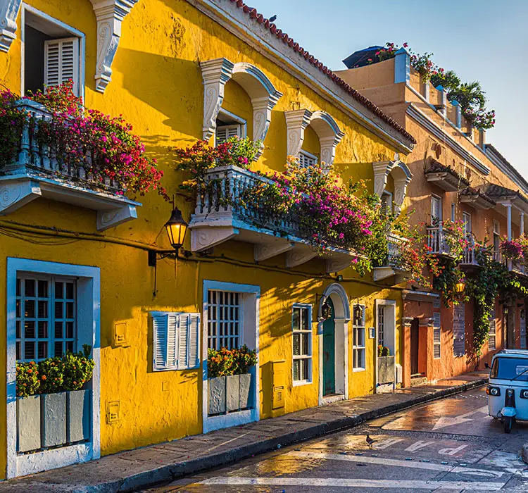 EM Hotels - EM Hotels