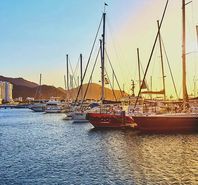 EM Hotels - EM Hotels