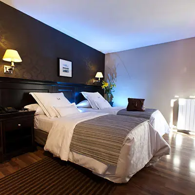 EM Hotels - EM Hotels