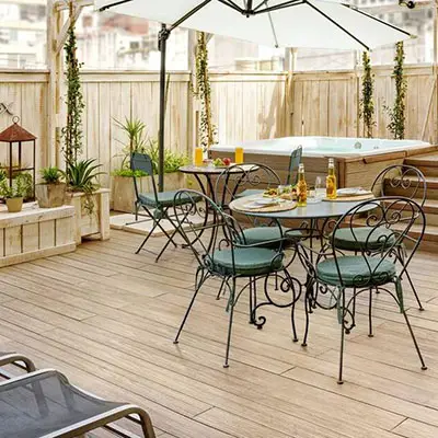 Invierte con nosotros - EM Hotels