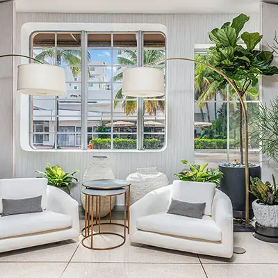 Invierte con nosotros - EM Hotels