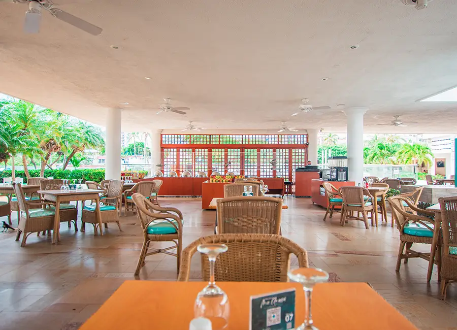 Tamaca Beach Resort - EM Hotels