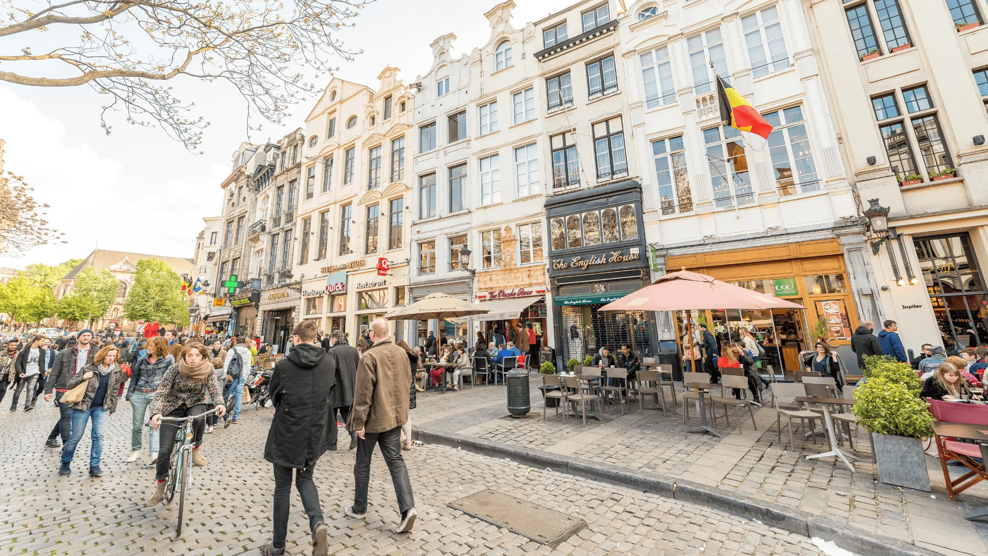 authentic belgian brasserie brussels near Grand-Place interior warm atmosphere