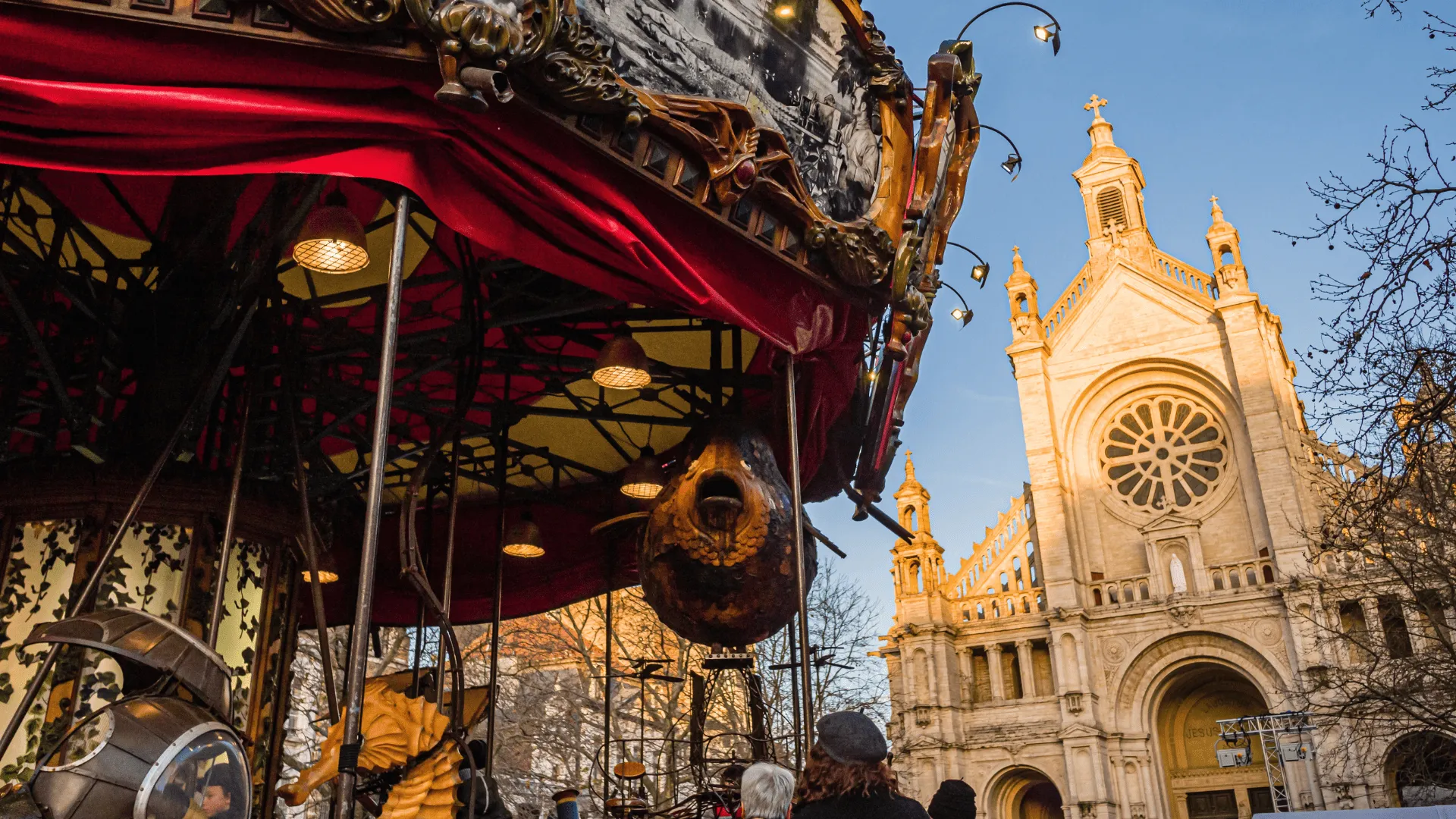 Winter Wonders Brussels Christmas market chalets Place Sainte-Catherine Ferris wheel night