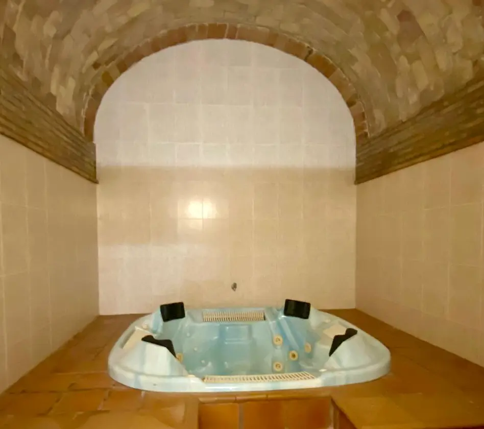 Jacuzzi