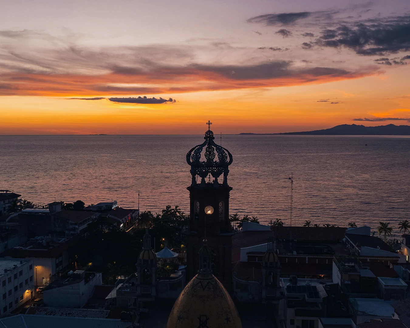 De fiesta en Puerto Vallarta: gu&iacute;a de antros, lounges y terrazas - Delfin Puerto Vallarta Beach Resort