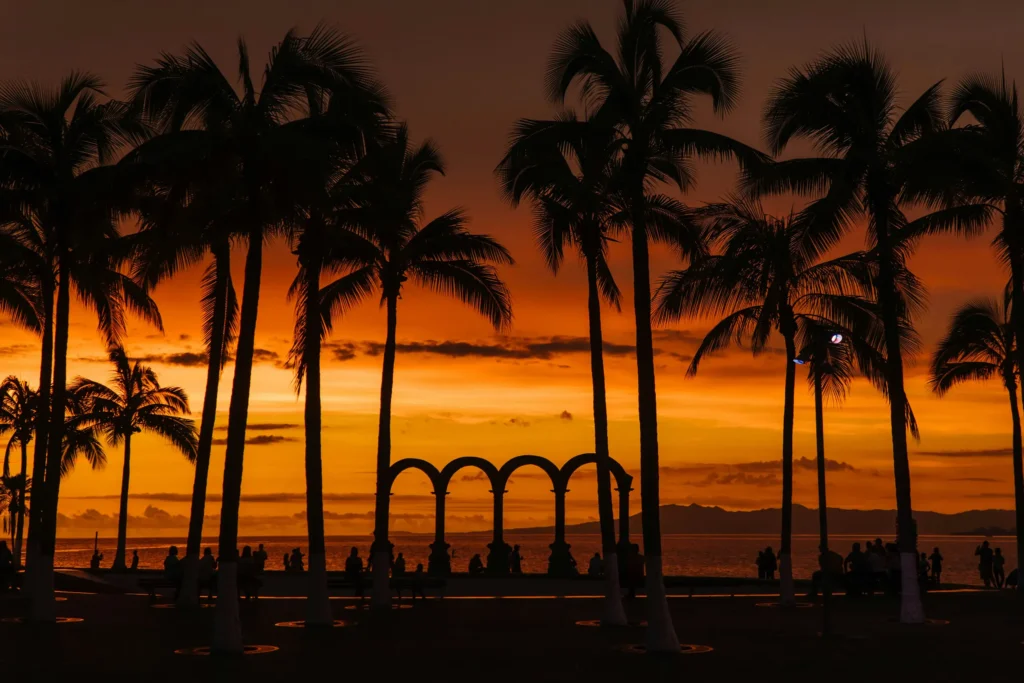 El Viejo Vallarta - Delfin Puerto Vallarta Beach Resort