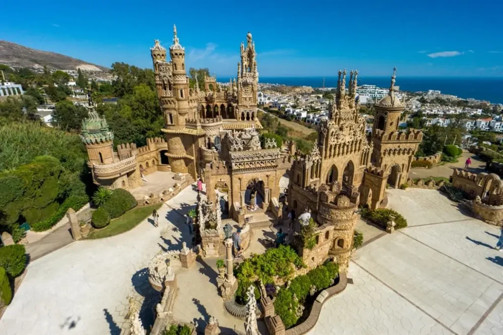 CASTILLO DE COLOMARES EN BENALM&Aacute;DENA