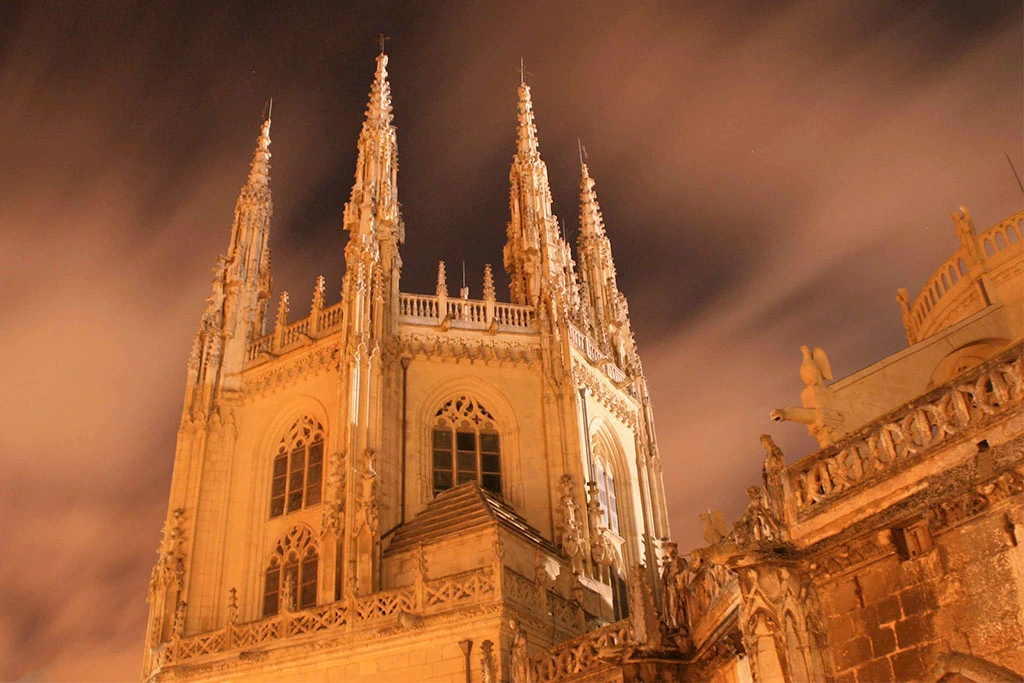 10 monumentos imprescindibles que tienes que ver en Burgos sí o sí - Spirit Hotels&Apartments