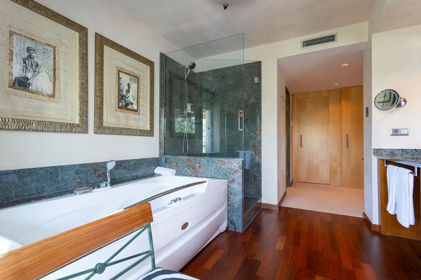 Suites del Mar Fenals | Web Oficial