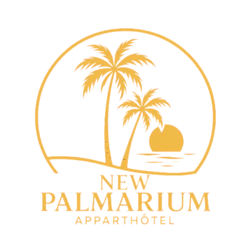 Logo de New Palmarium Apparthôtel avec palmiers et soleil couchant.