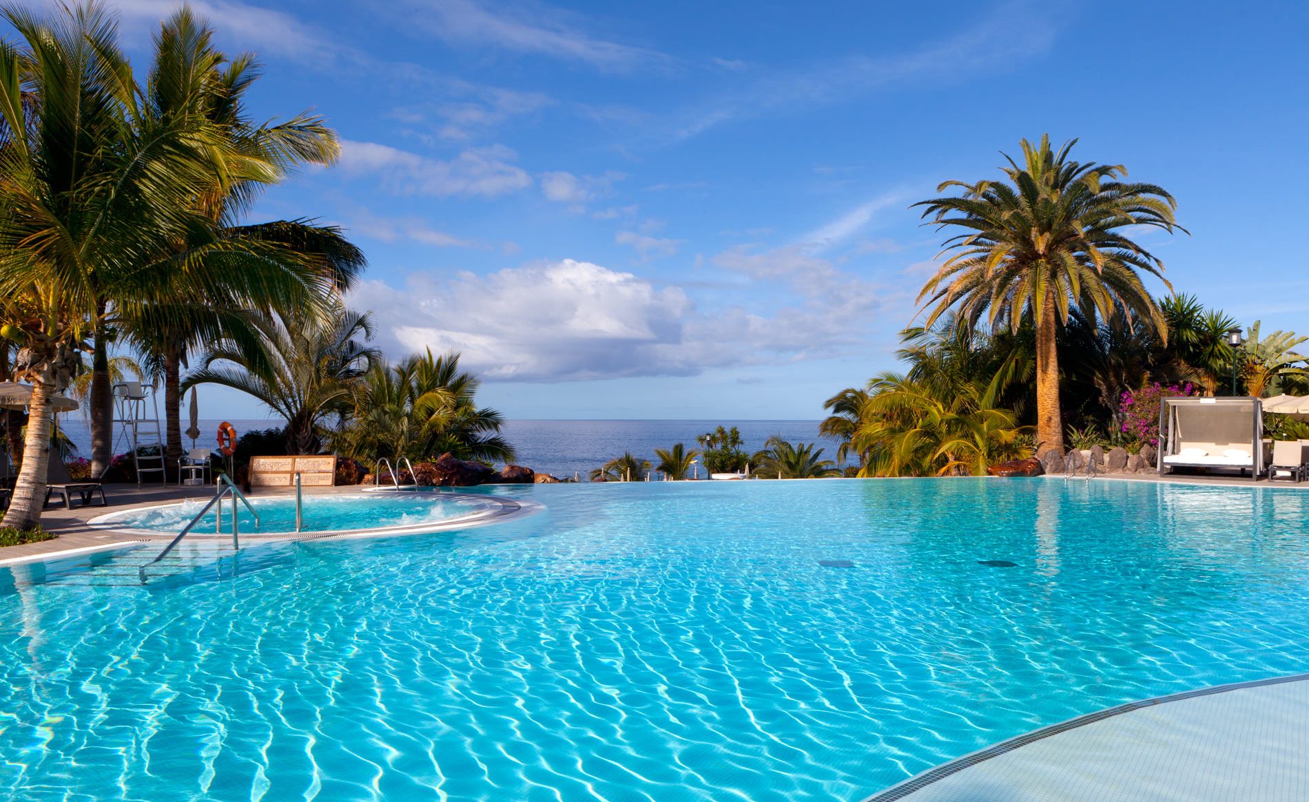 Services - hotelrocanivaria2025