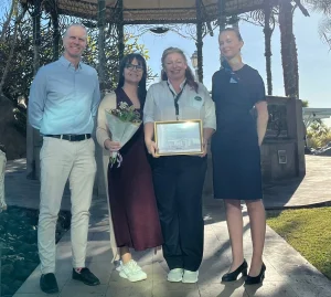 Jardines de Nivaria recibe el &ldquo;Extraordinary Service Award&rdquo; de Apollo &ndash; DerTour Nordic. - Adrian Hoteles