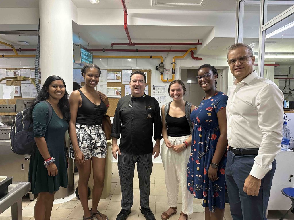 ADRIAN Hoteles ayuda a estudiantes de Oxford a completar su trabajo de campo - Adrian Hoteles