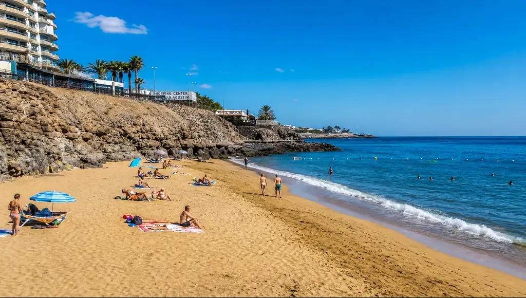 Playa del Inglés gegen San Agustín: Welchen Teil des Südens von Gran Canaria wählen, je nach Art Ihrer Reise. - Salt Apartments