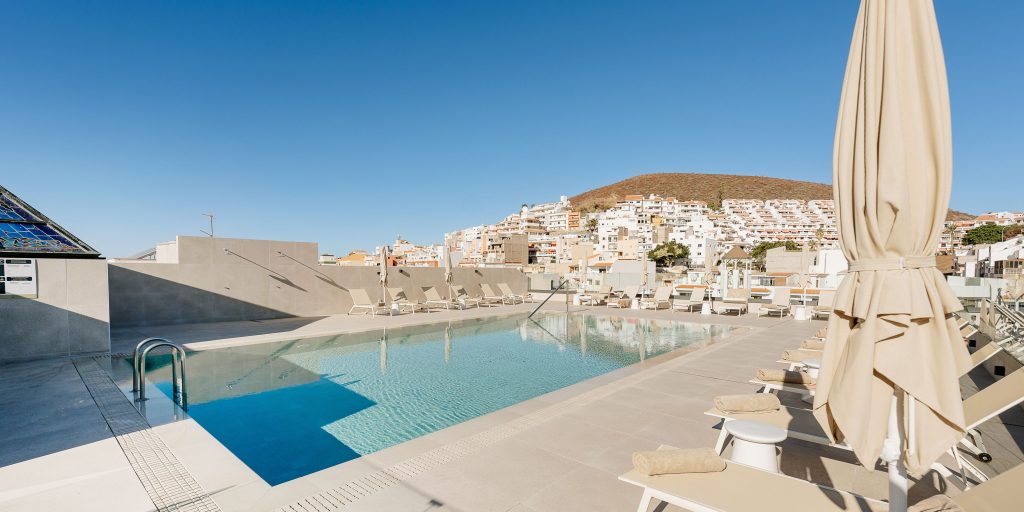 Rooftop Hotel Rever&oacute;n Plaza en Tenerife