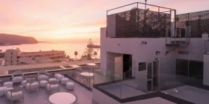 Amaneceres sobre la bah&iacute;a: nuestro rooftop m&aacute;s exclusivo. - Reveron Plaza