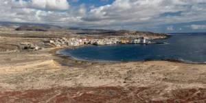 Vistas pan&oacute;ramicas de El M&eacute;dano y la costa desde el mirador de Monta&ntilde;a Roja.