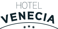 Logo del Hotel Venecia con tres estrellas debajo del nombre.