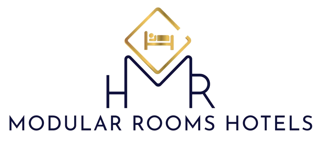 Logo con las letras "HMR" y "MODULAR ROOMS HOTELS" en dise&ntilde;o elegante y color dorado.