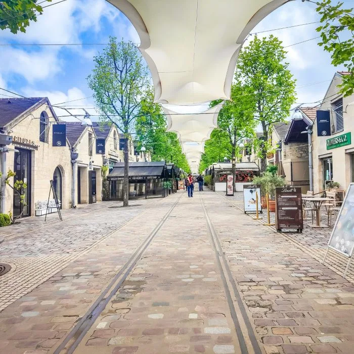 vista calle del village cour saint emilion