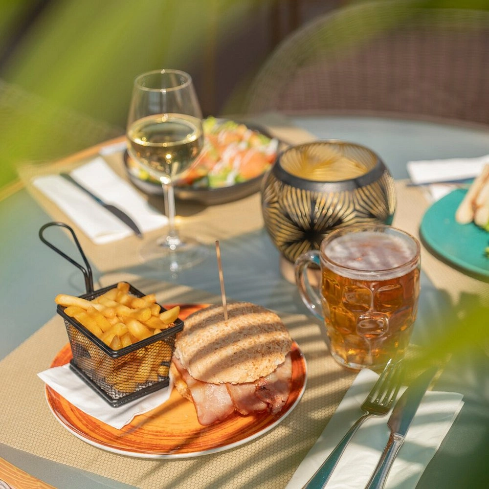 Panorama Terrace Bar - Madeira Hotel Group