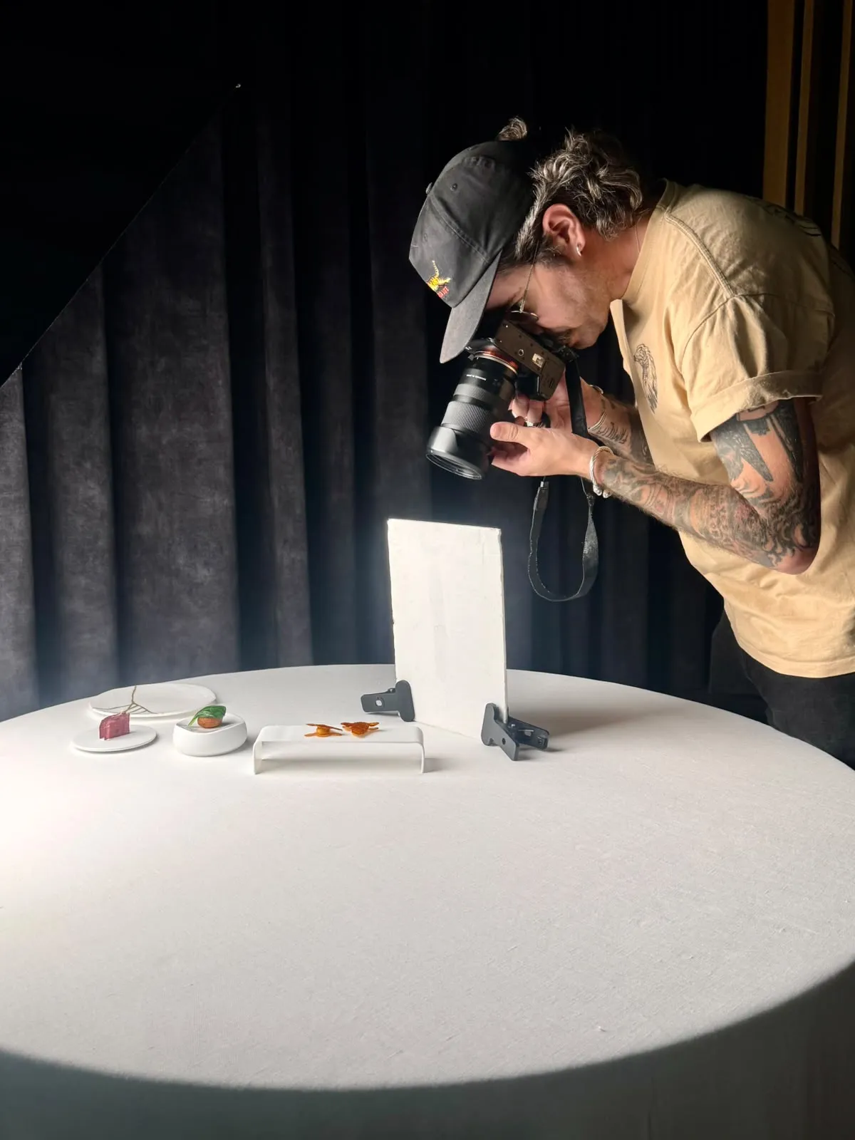 Edu realizando una fotografía
