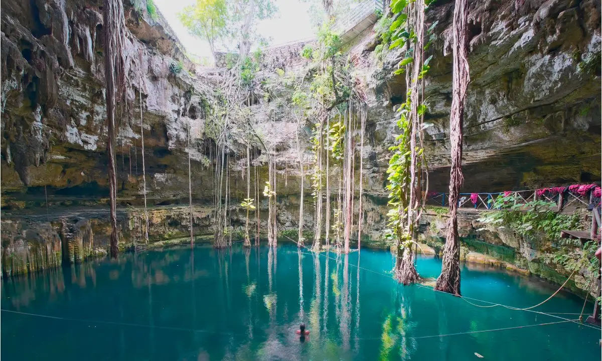 Cenote Ik Kil in Chichén Itzá
