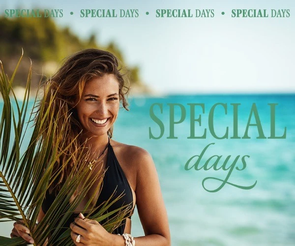 Mujer sonriente con palmeras y playa, dise&ntilde;o &ldquo;Special days&rdquo;