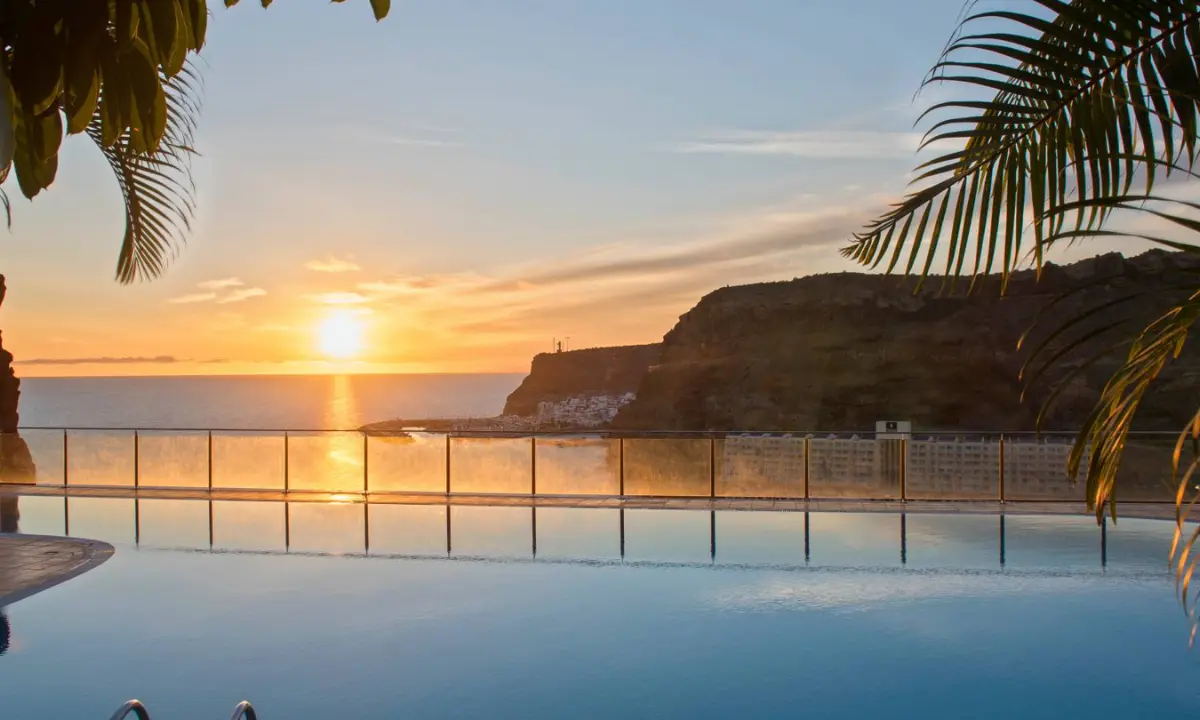 Sunset from the infinity pool at Mogán Princess