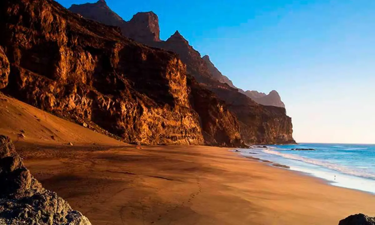 Sunset at Güigüi Beach