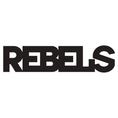 Logotipo &ldquo;REBELS&rdquo; en letras negras sobre fondo blanco