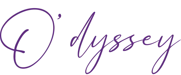 Logotipo con el texto &ldquo;Our Beauty&rdquo; en color morado sobre fondo negro