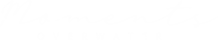 Imagen en blanco y negro con formas geom&eacute;tricas pixeladas y texto cortado