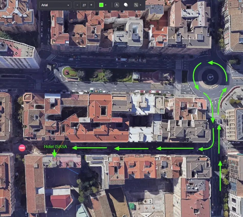 plano aereo de la ciudad de logro&ntilde;o con acceso al hotel