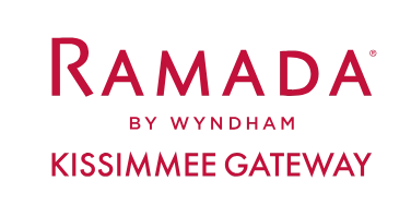 Logotipo de "Ramada by Wyndham Kissimmee Gateway" en texto rojo sobre fondo blanco.