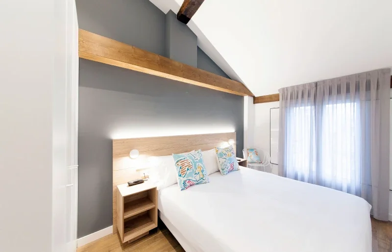 sile-card-antique-pamplona-home1