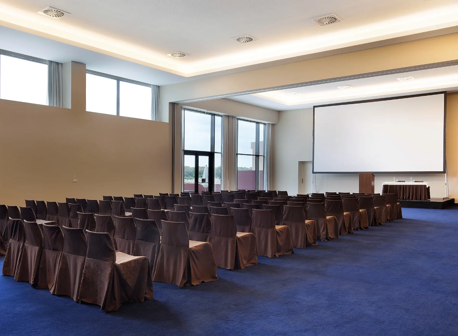Services - Wine &amp; Books By The Sea Algarve Resort - Wine &amp; Books Hotels