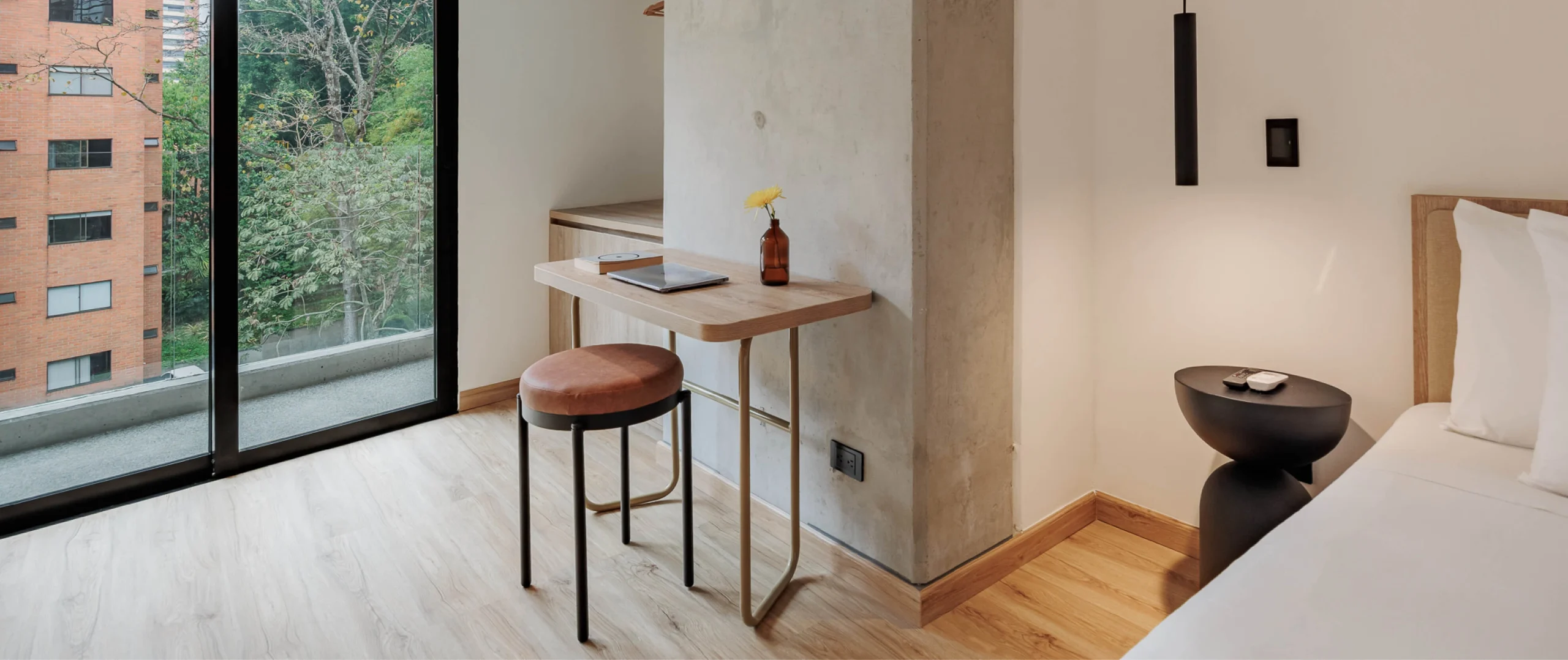 Sliders 1900 x 800-03