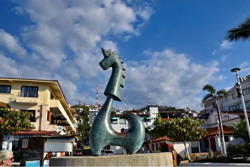 Puerto Vallarta Malec&oacute;n: A Seaside Gallery - Pier 69