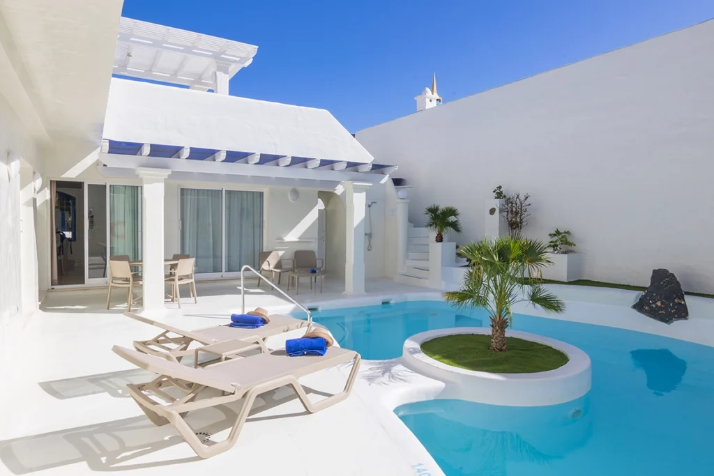 Pool Royal Villa